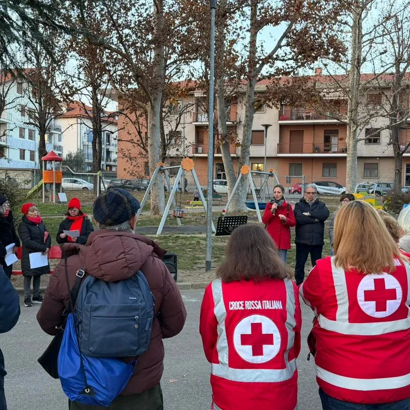 TROFARELLO -  Rinnovate le firme sulla panchina rossa contro la violenza sulle donne - FOTO