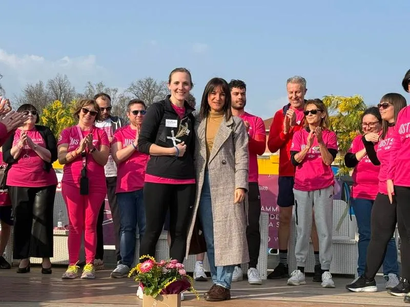 SANTENA - Successo per Just The Woman I Am On The Road - FOTO