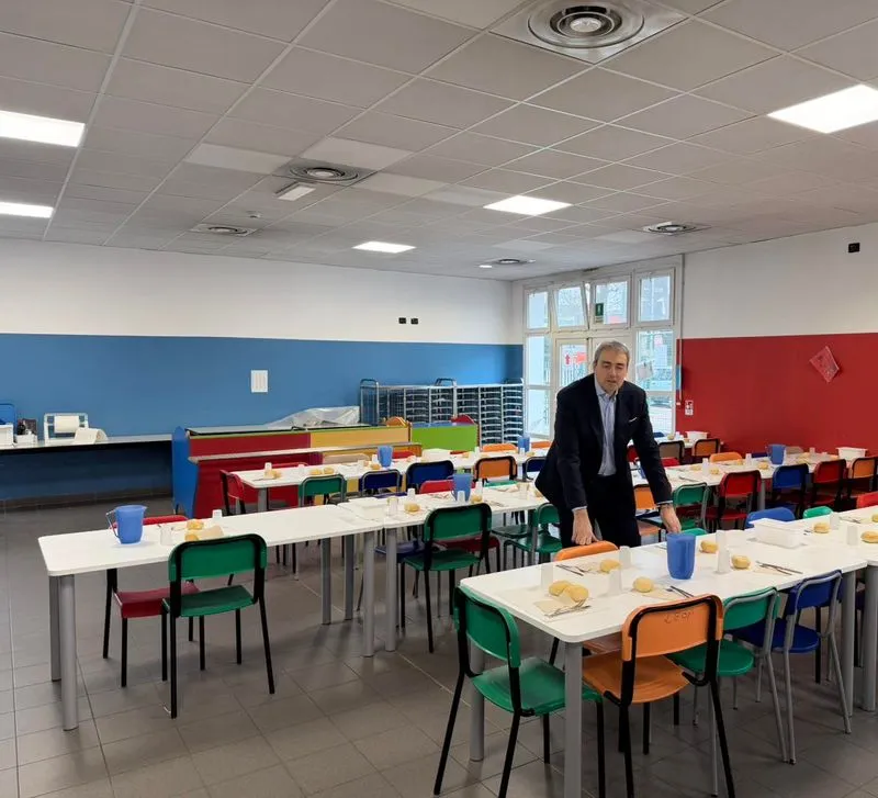 TROFARELLO - Sopralluogo del sindaco alla mensa delle scuola: servizio promosso