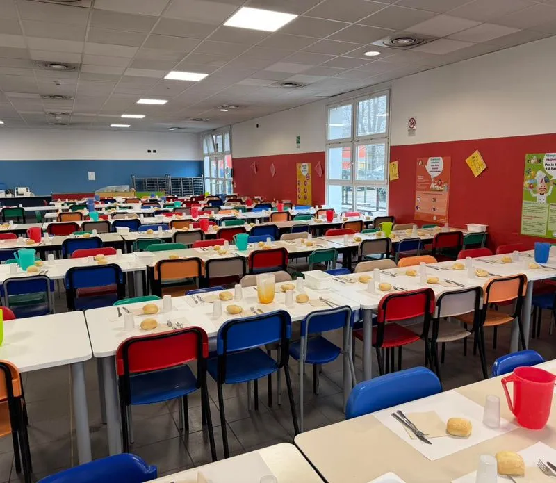 TROFARELLO - Sopralluogo del sindaco alla mensa delle scuola: servizio promosso