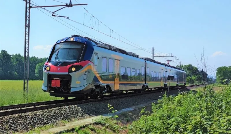 TROFARELLO - Treno sovraffollato e passeggeri diretti a Torino invitati a scendere: è polemica