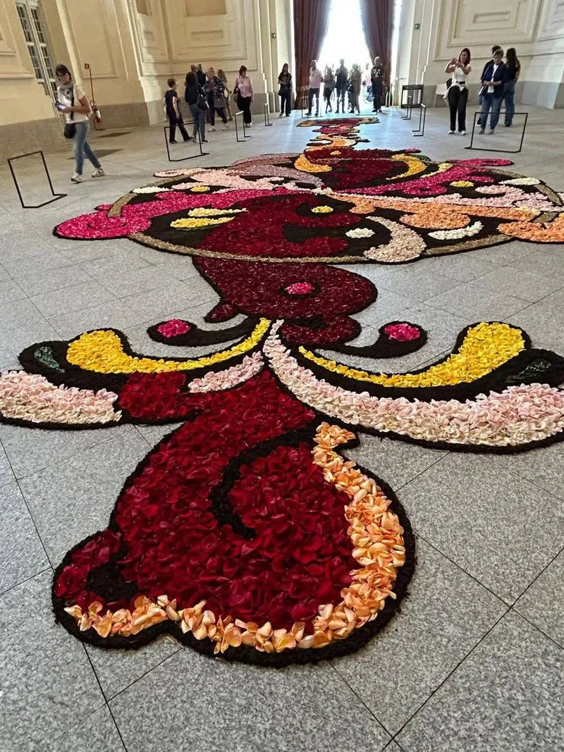 VENARIA - Nuovo record per la «Festa delle Rose»: oltre 29mila visitatori nel Centro Storico - FOTO