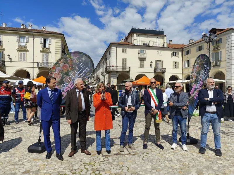 VENARIA - Nuovo record per la «Festa delle Rose»: oltre 29mila visitatori nel Centro Storico - FOTO