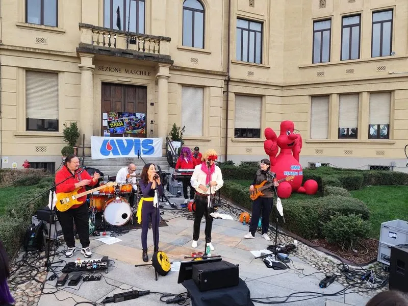 VENARIA - Un 1 Novembre di allegria con la «Castagnata» dell'Avis e il concerto de «I Cavalieri di Zara» - FOTO