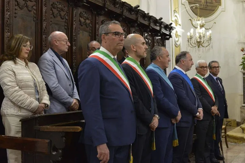 VENARIA - A Castronovo di Sicilia le celebrazioni del Santissimo Crocifisso: rinnovato il gemellaggio - FOTO