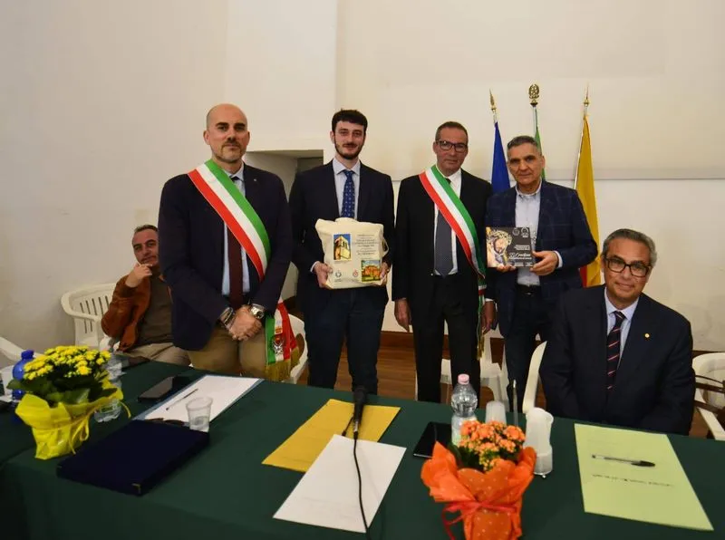 VENARIA - A Castronovo di Sicilia le celebrazioni del Santissimo Crocifisso: rinnovato il gemellaggio - FOTO