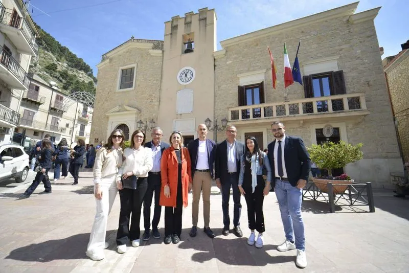 VENARIA - A Castronovo di Sicilia le celebrazioni del Santissimo Crocifisso: rinnovato il gemellaggio - FOTO