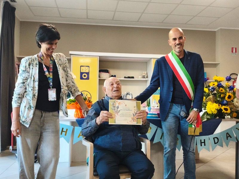 VENARIA - «Piccola Reggia» in festa per i primi cento anni del signor Giovanni Impellizzeri - FOTO