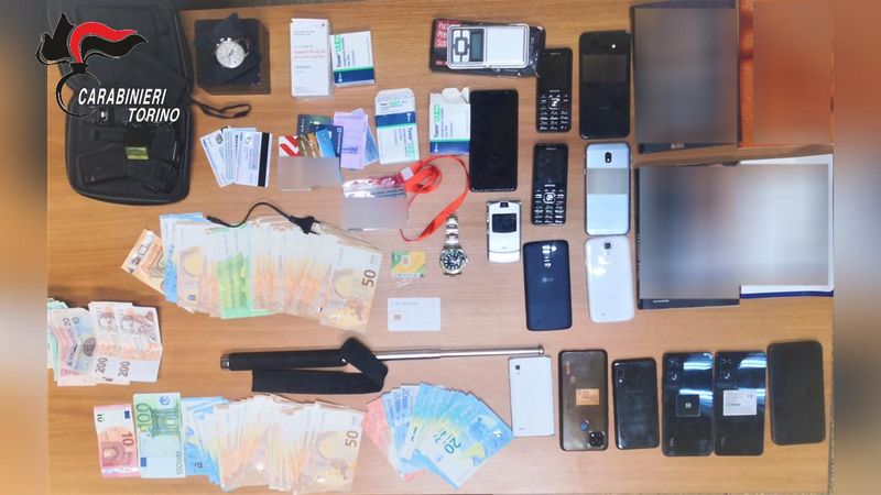 VENARIA - La chef che organizzava incontri culinari per poi narcotizzare le vittime: due arrestati