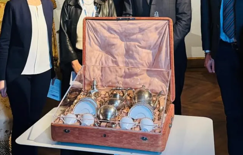 VENARIA - Negli Appartamenti Reali in Mandria ecco il «Servizio da tè dei Duchi d’Aosta»: dono della professoressa Bressy - FOTO