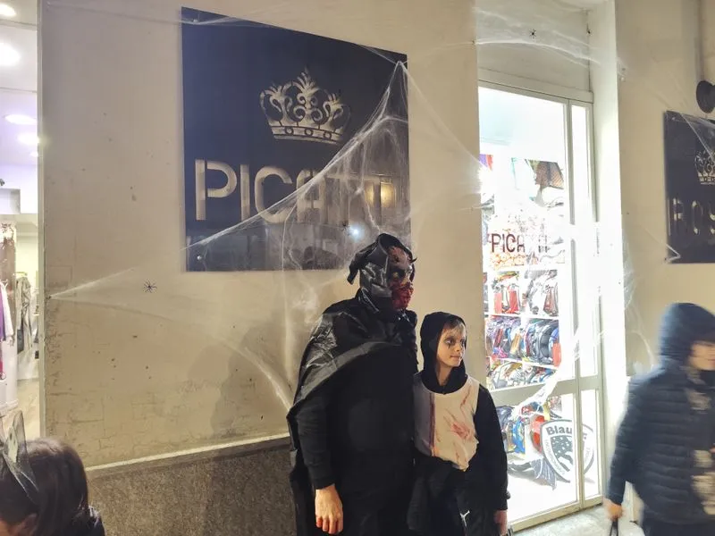 VENARIA-DRUENTO - Musica, allegria, maschere e... «dolcetto o scherzetto?»: il successo di Halloween - FOTO