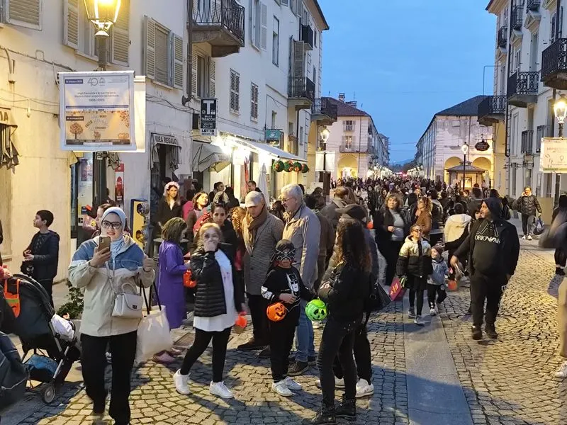 VENARIA-DRUENTO - Musica, allegria, maschere e... «dolcetto o scherzetto?»: il successo di Halloween - FOTO