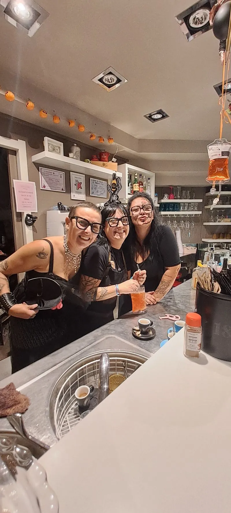 VENARIA-DRUENTO - Musica, allegria, maschere e... «dolcetto o scherzetto?»: il successo di Halloween - FOTO