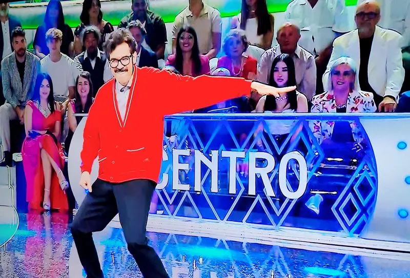 VENARIA - Nicola Virdis strappa gli applausi di tutti nel nuovo programma Rai «Facci ridere» - FOTO