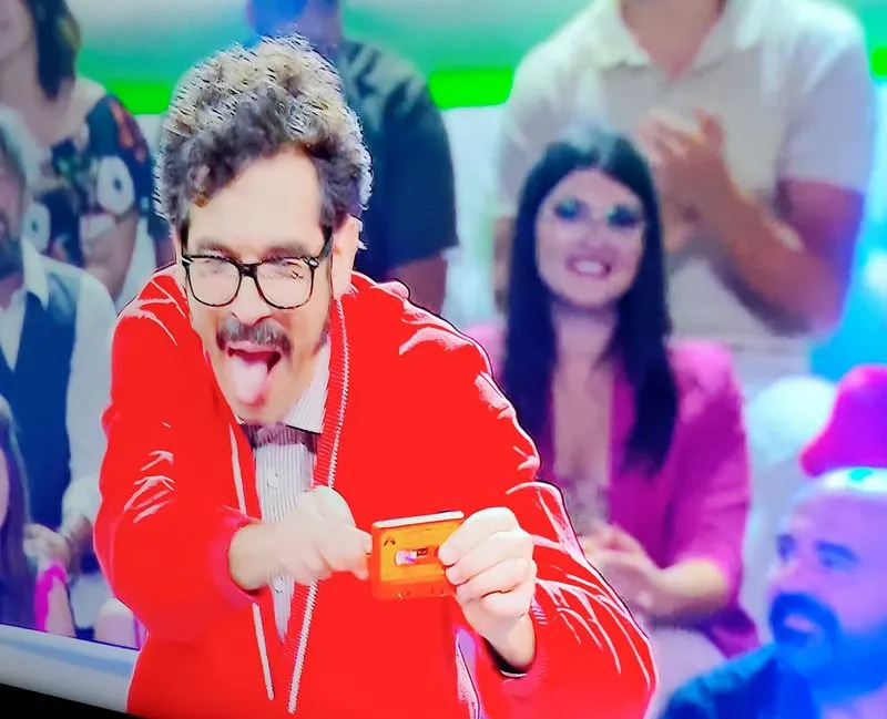 VENARIA - Nicola Virdis strappa gli applausi di tutti nel nuovo programma Rai «Facci ridere» - FOTO