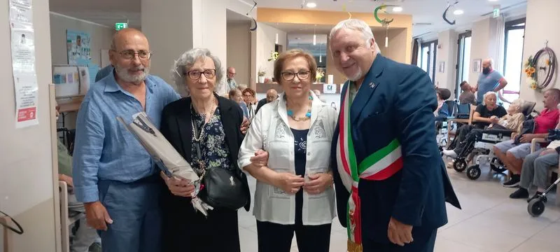VENARIA - Grande festa alla «Piccola Reggia» per i primi cento anni della signora Filomena Fiorentino - FOTO