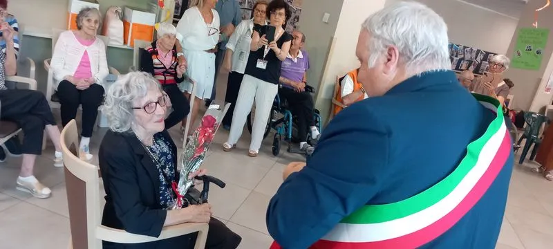 VENARIA - Grande festa alla «Piccola Reggia» per i primi cento anni della signora Filomena Fiorentino - FOTO