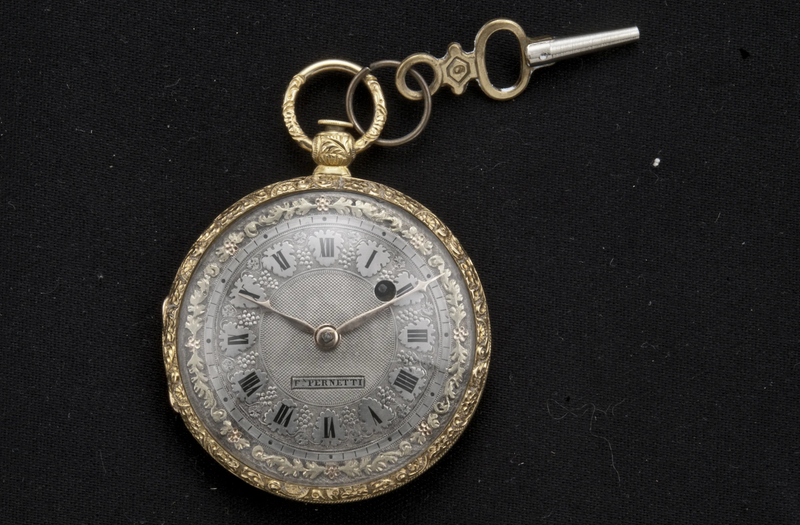 VENARIA - LADRI IN REGGIA - Orologi da taschino del Settecento rubati: «bottino» da 150mila euro. Furto su commissione?