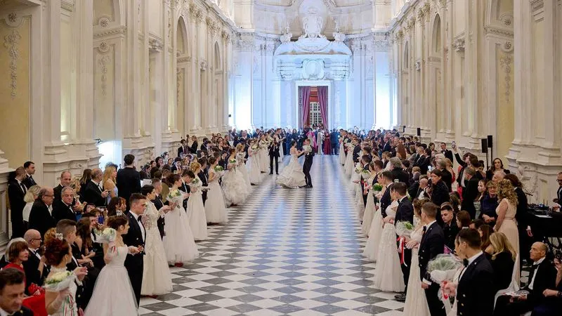 VENARIA - In Reggia torna il «Gran Ballo della Venaria Reale»