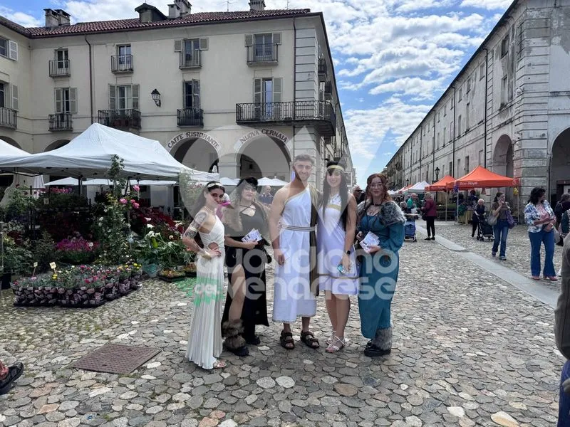 VENARIA - Centro Storico invaso di profumi per la «Festa delle Rose» e «Fragranzia»: IL PROGRAMMA DI DOMENICA - FOTO