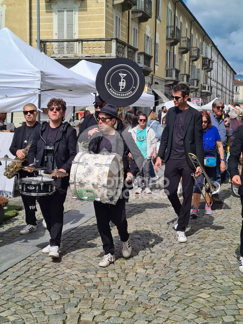 VENARIA - Centro Storico invaso di profumi per la «Festa delle Rose» e «Fragranzia»: IL PROGRAMMA DI DOMENICA - FOTO