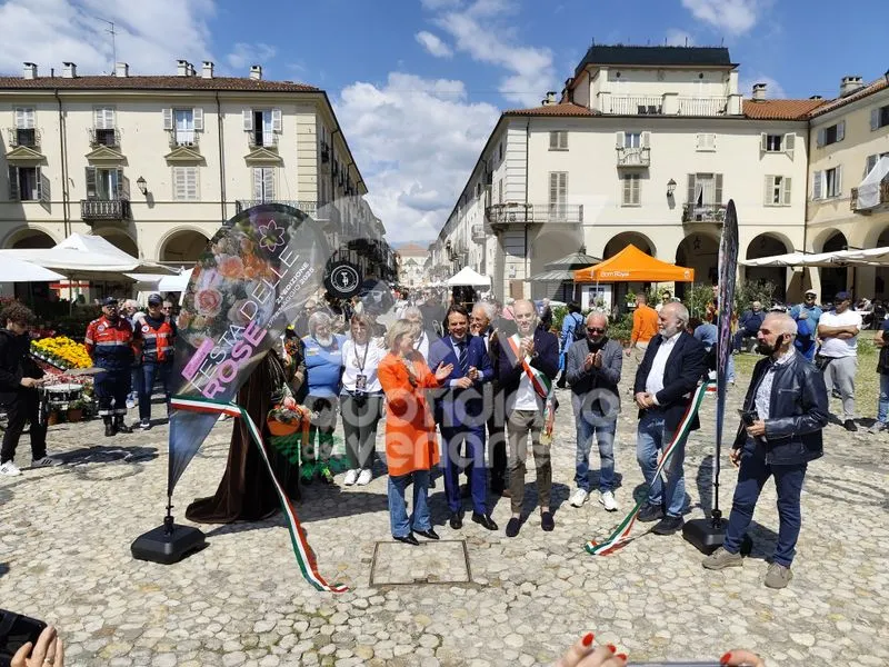 VENARIA - Centro Storico invaso di profumi per la «Festa delle Rose» e «Fragranzia»: IL PROGRAMMA DI DOMENICA - FOTO