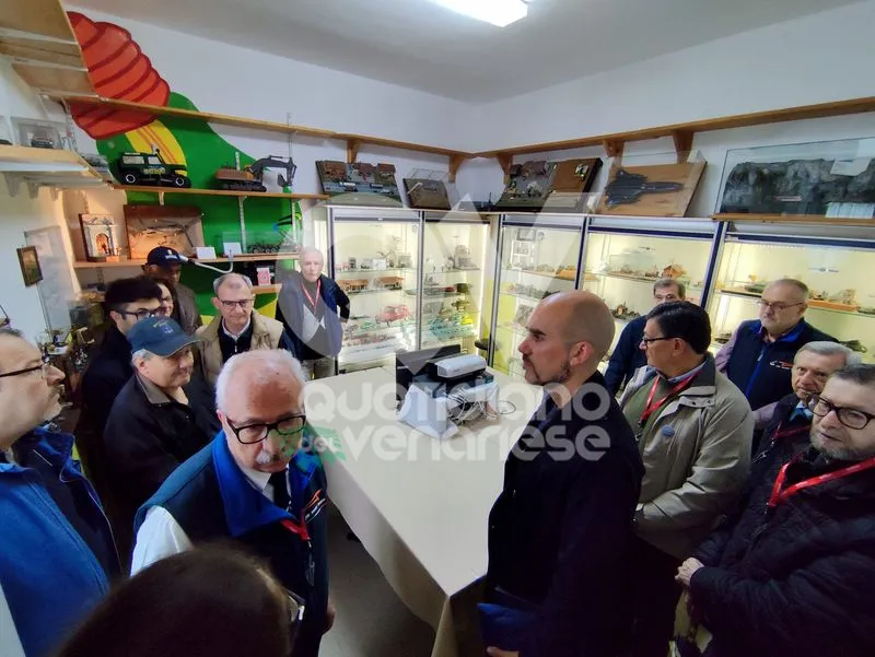 VENARIA - La «nuova casa» dell'associazione «296 Model» è in via Amati: grande festa al taglio del nastro - FOTO