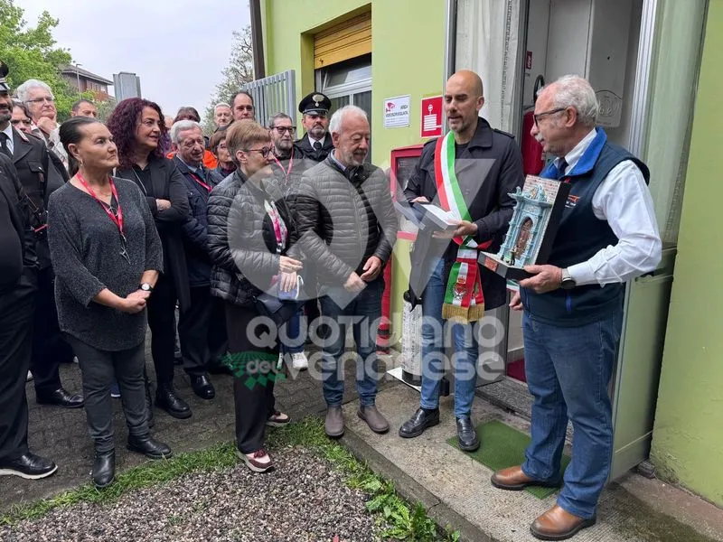 VENARIA - La «nuova casa» dell'associazione «296 Model» è in via Amati: grande festa al taglio del nastro - FOTO