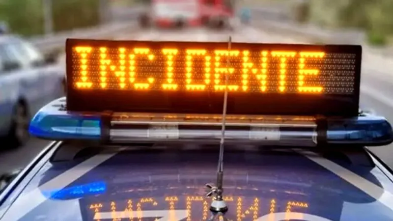 INCIDENTE IN TANGENZIALE A VENARIA - Auto si ribalta allo svincolo: disagi e code