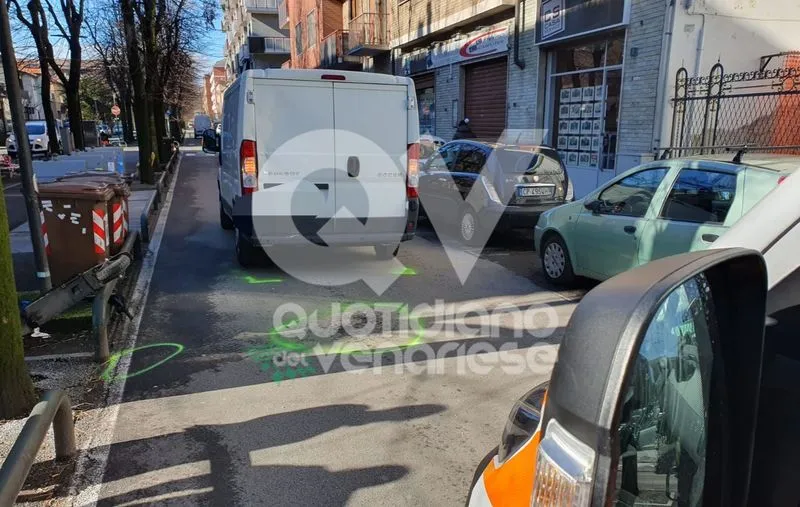 INCIDENTE A VENARIA - Scontro furgone-monopattino in corso Matteotti - FOTO