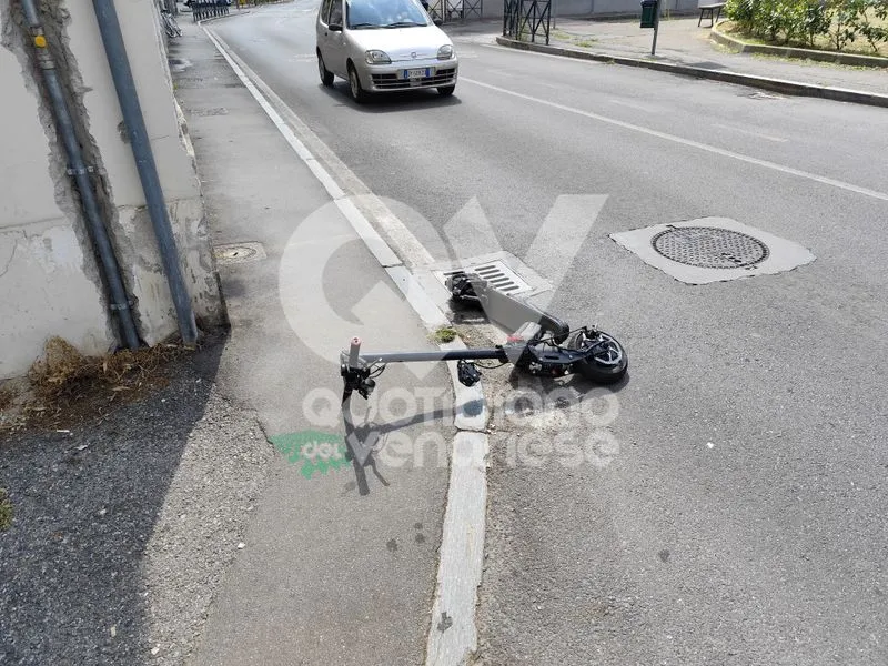 INCIDENTE A VENARIA - Uomo su un monopattino rimane ferito: coinvolta un'auto? - FOTO