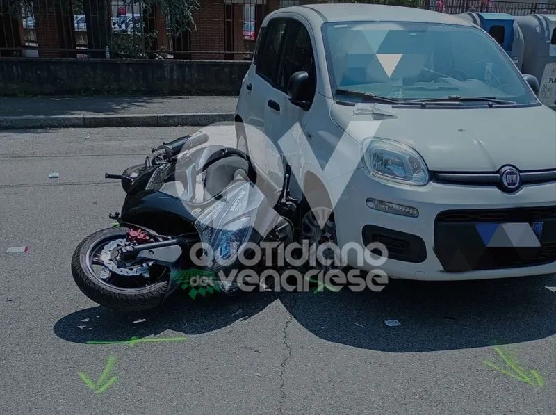 INCIDENTE A VENARIA - Scontro auto-scooterone in via Berino: 40enne ricoverato in ospedale