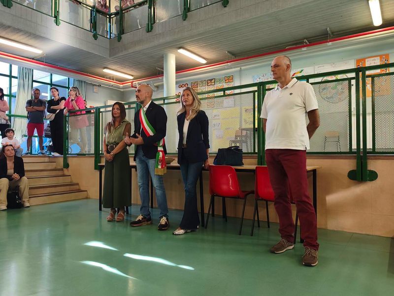 VENARIA - Inizia un nuovo anno scolastico con l'augurio del sindaco e l'arrivo del nuovo dirigente all'Ic1: Natale Necchi - FOTO