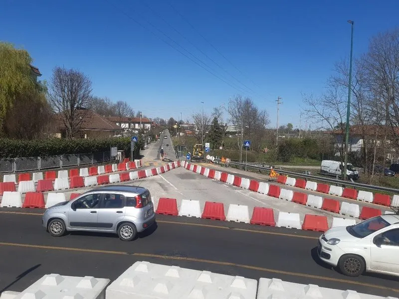 VENARIA - Ponte sul Ceronda, lavori per la rotatoria: dal 14 luglio scatta il senso unico alternato
