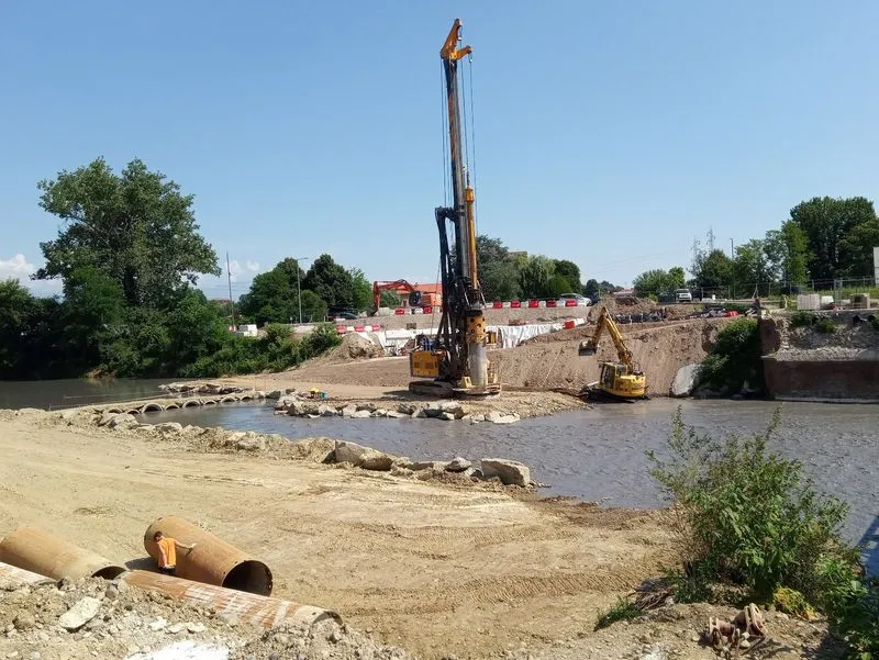 VENARIA - Ponte sul Ceronda, lavori per la rotatoria: dal 14 luglio scatta il senso unico alternato