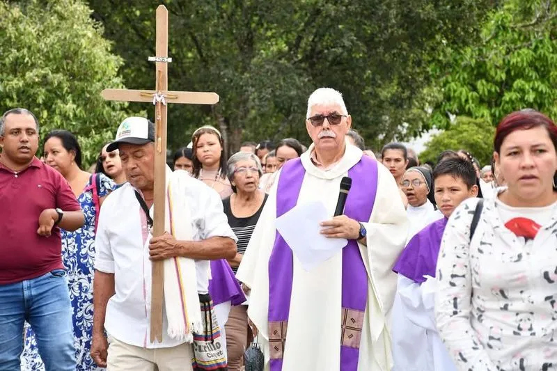 VENARIA IN LUTTO - L'addio a Padre Renzo Marcolongo: una vita dedicata agli ultimi - FOTO