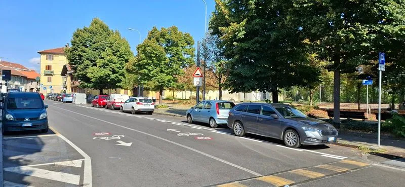 VENARIA - Ad Altessano spostata la fermata Gtt di via Canale: creati nuovi parcheggi a disco orario