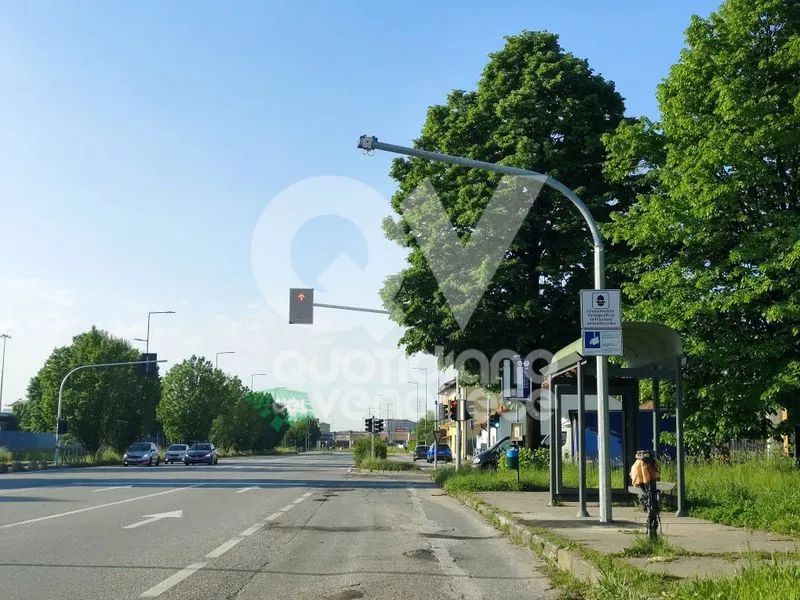 VENARIA - Da lunedì in corso Garibaldi entrano in funzione i «photored»: multe per chi passa con il «rosso»