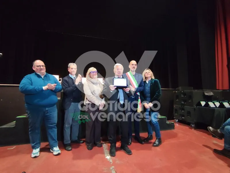 VENARIA - Premiati i commercianti e gli imprenditori che hanno fatto la storia della Città - FOTO