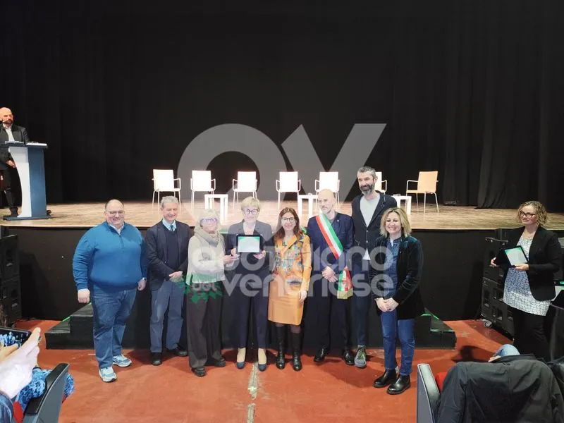 VENARIA - Premiati i commercianti e gli imprenditori che hanno fatto la storia della Città - FOTO