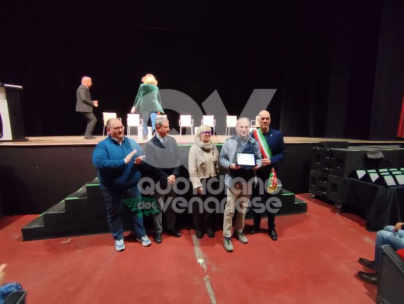 VENARIA - Premiati i commercianti e gli imprenditori che hanno fatto la storia della Città - FOTO