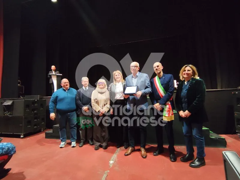 VENARIA - Premiati i commercianti e gli imprenditori che hanno fatto la storia della Città - FOTO