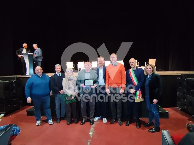 VENARIA - Premiati i commercianti e gli imprenditori che hanno fatto la storia della Città - FOTO