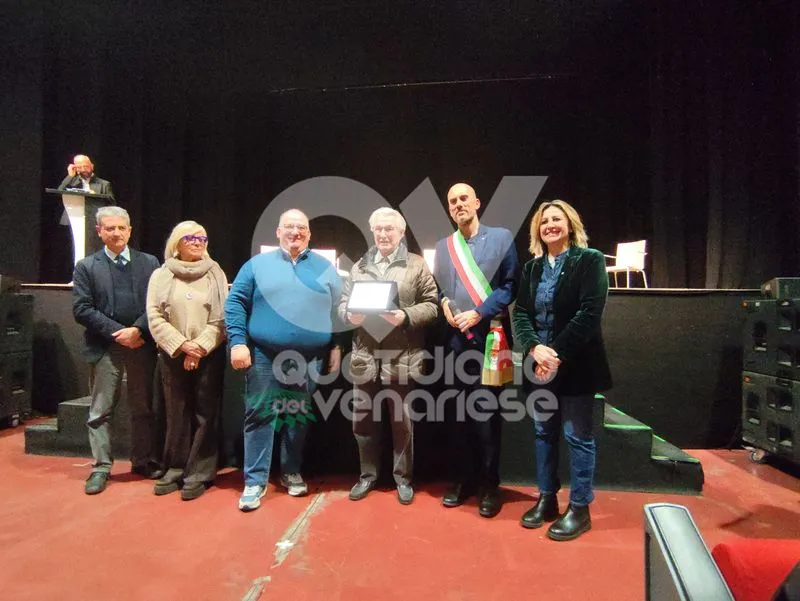 VENARIA - Premiati i commercianti e gli imprenditori che hanno fatto la storia della Città - FOTO