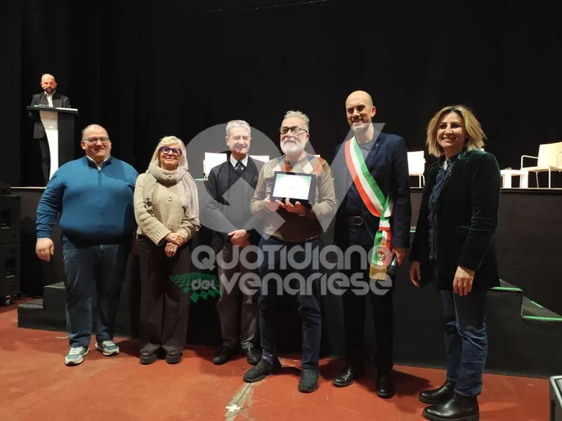 VENARIA - Premiati i commercianti e gli imprenditori che hanno fatto la storia della Città - FOTO