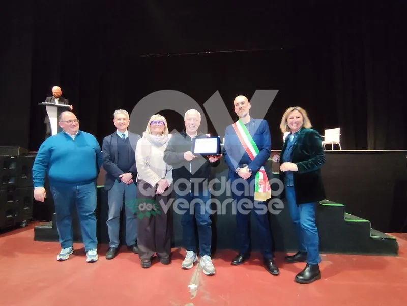VENARIA - Premiati i commercianti e gli imprenditori che hanno fatto la storia della Città - FOTO