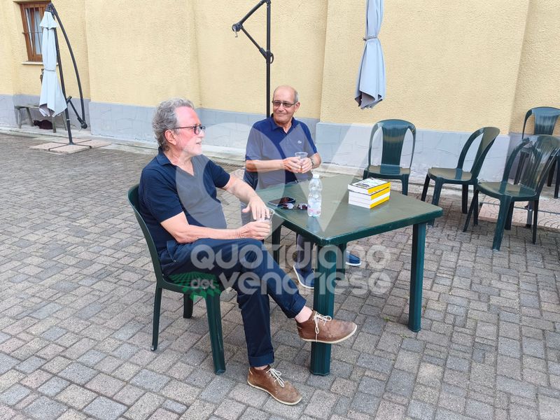 VENARIA - «Anonima Cronisti»: la prima fatica letteraria del giornalista venariese Beppe Minello - FOTO
