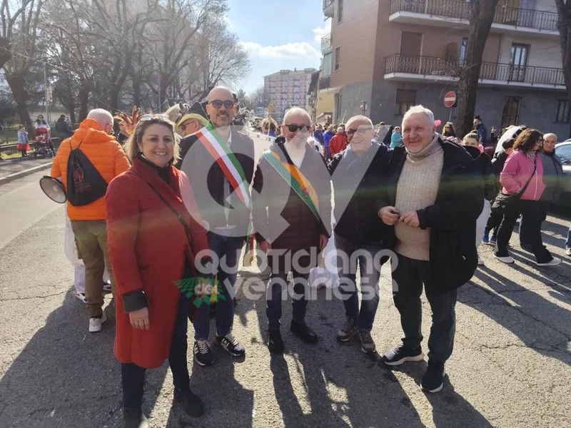 VENARIA - Carri, musica, bugie, cioccolata e tanta allegria: ecco il «Real Carnevale Venariese» - FOTO E VIDEO