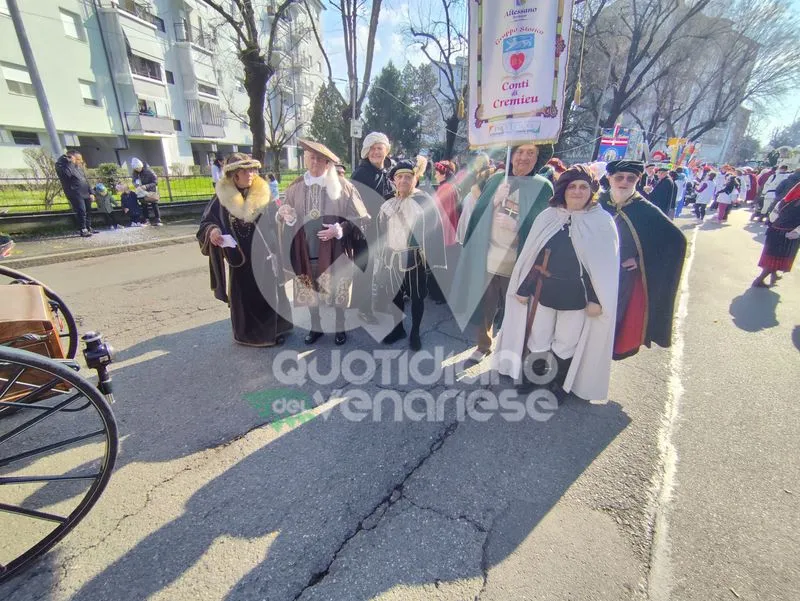 VENARIA - Carri, musica, bugie, cioccolata e tanta allegria: ecco il «Real Carnevale Venariese» - FOTO E VIDEO