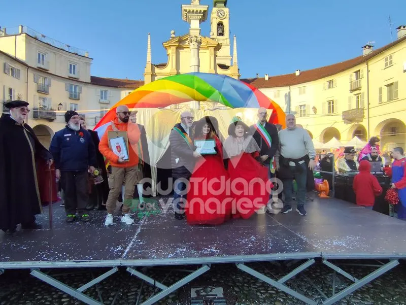 VENARIA - Carri, musica, bugie, cioccolata e tanta allegria: ecco il «Real Carnevale Venariese» - FOTO E VIDEO